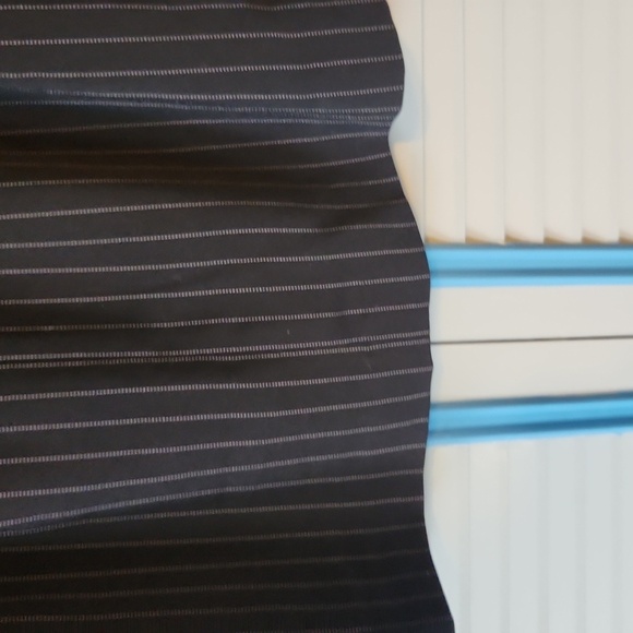 Express Black & White Pin Stripe Skirt - Picture 8 of 11